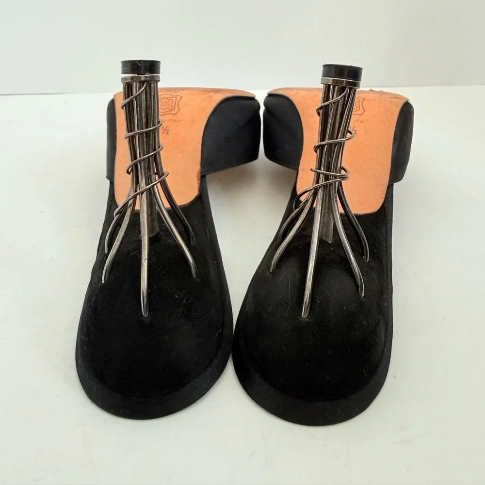 Vintage Manolo Blahnik Black Satin Mule Pumps Sculptural Spiral Metal Heel 38.5